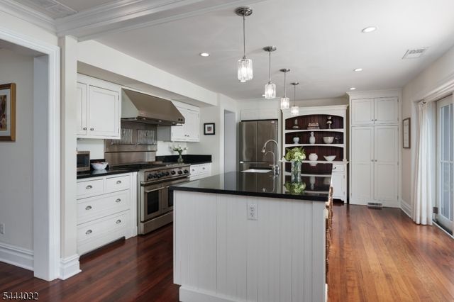 8 Flanders Valley Ct, Montgomery Twp., NJ 08558