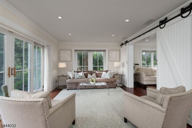 8 Flanders Valley Ct, Montgomery Twp., NJ 08558