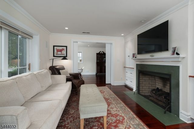 8 Flanders Valley Ct, Montgomery Twp., NJ 08558