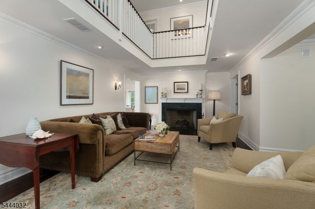 8 Flanders Valley Ct, Montgomery Twp., NJ 08558