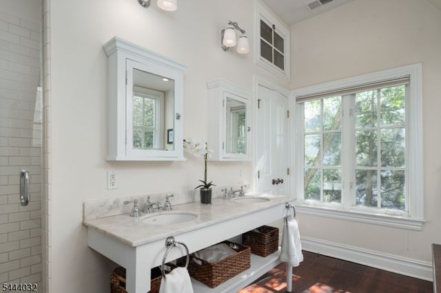8 Flanders Valley Ct, Montgomery Twp., NJ 08558