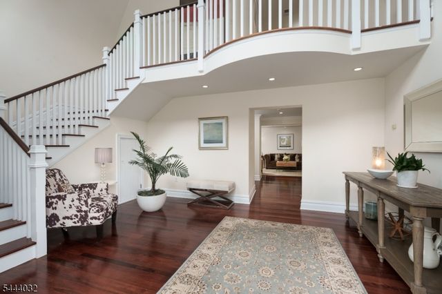 8 Flanders Valley Ct, Montgomery Twp., NJ 08558