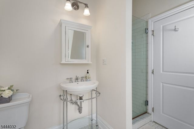 8 Flanders Valley Ct, Montgomery Twp., NJ 08558