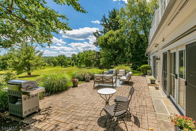 8 Flanders Valley Ct, Montgomery Twp., NJ 08558