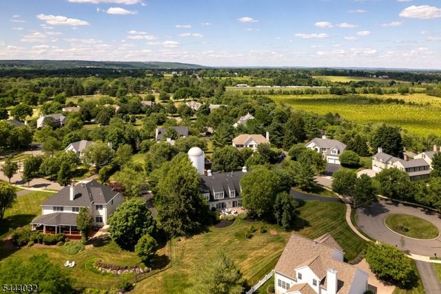 8 Flanders Valley Ct, Montgomery Twp., NJ 08558