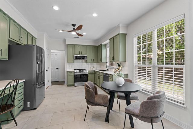 312 Country Club DR, La Grange, TX 78945