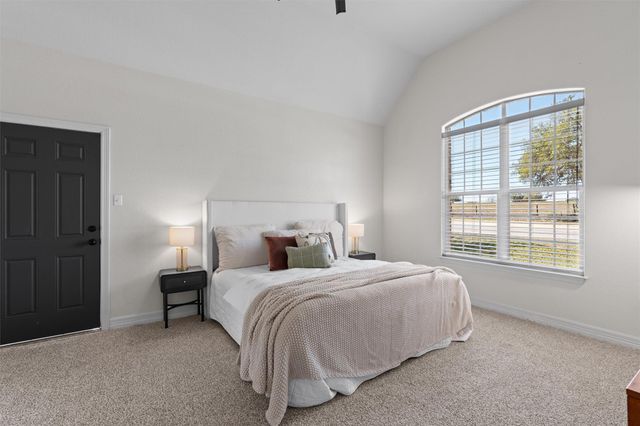 312 Country Club DR, La Grange, TX 78945