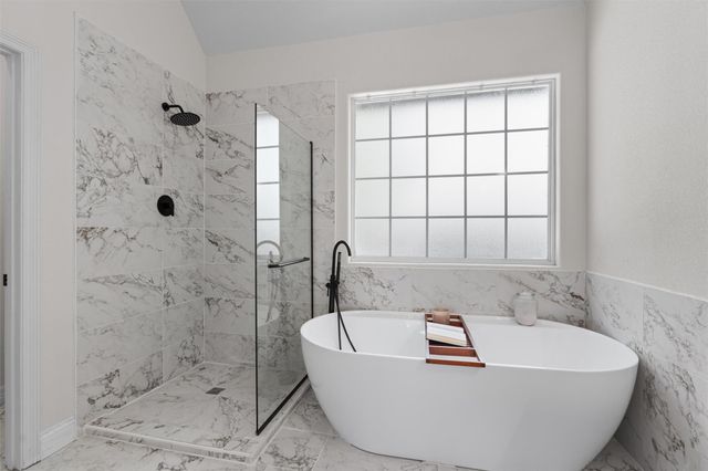 312 Country Club DR, La Grange, TX 78945