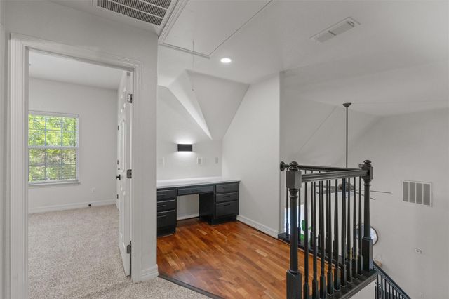 312 Country Club DR, La Grange, TX 78945