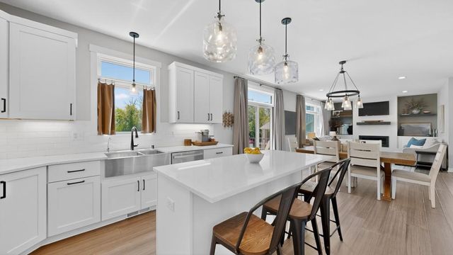 2014 Hagen Lane SW, Rochester, MN 55902