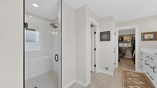 2014 Hagen Lane SW, Rochester, MN 55902