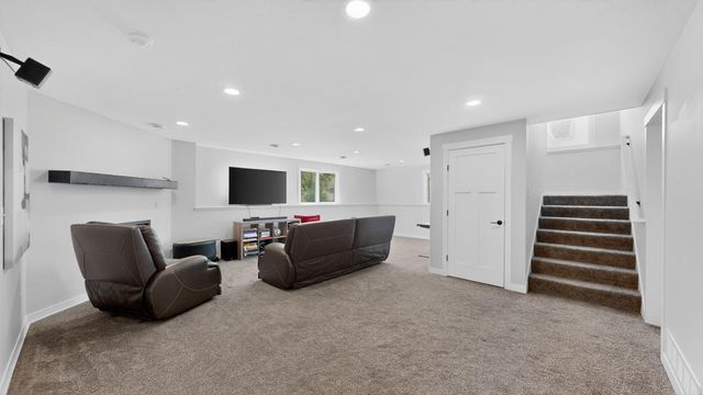2014 Hagen Lane SW, Rochester, MN 55902