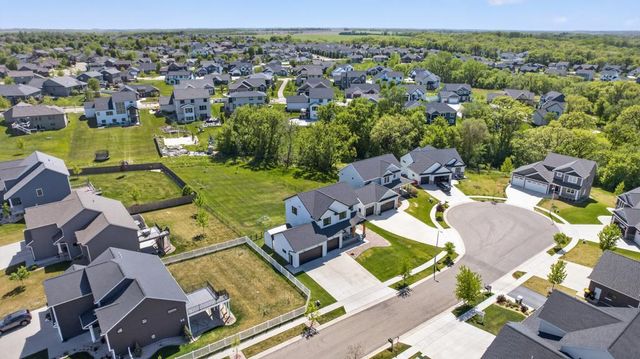 2014 Hagen Lane SW, Rochester, MN 55902