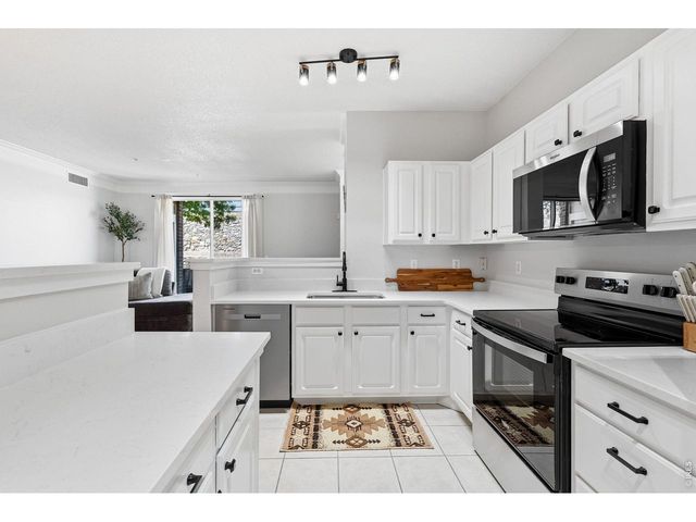 2020 Shamrock Dr, Superior, CO 80027