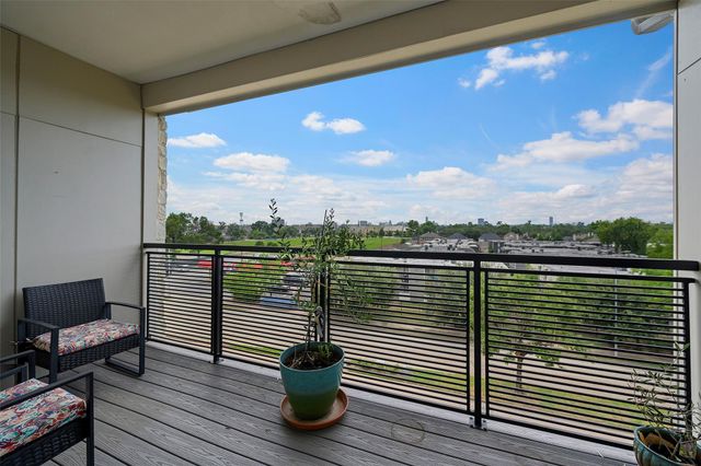 6804 Westview Drive 1404, Houston, TX 77055