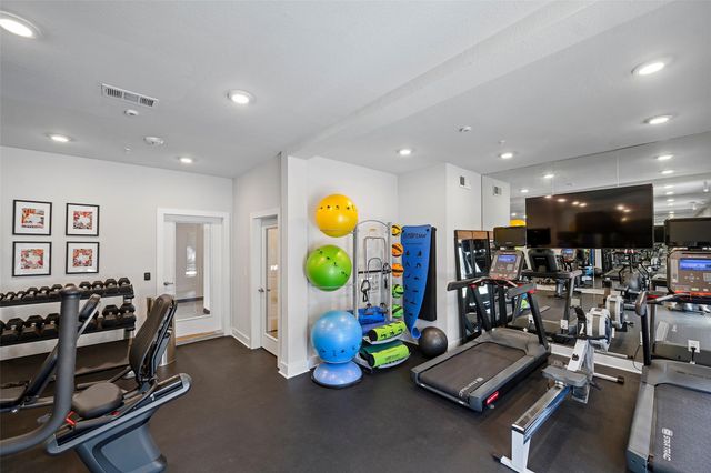 6804 Westview Drive 1404, Houston, TX 77055