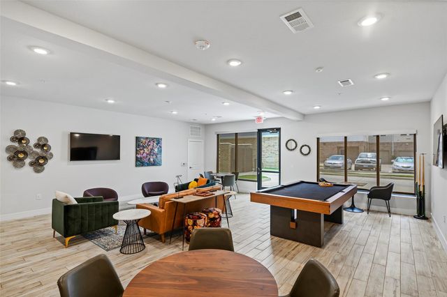 6804 Westview Drive 1404, Houston, TX 77055