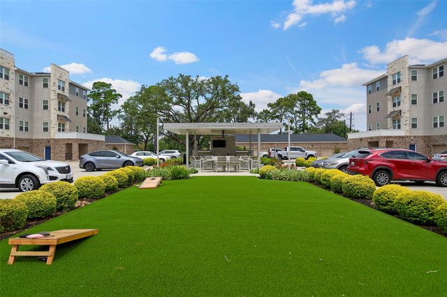 6804 Westview Drive 1404, Houston, TX 77055