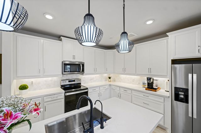 6804 Westview Drive 1404, Houston, TX 77055