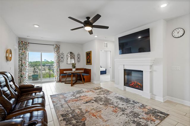 6804 Westview Drive 1404, Houston, TX 77055