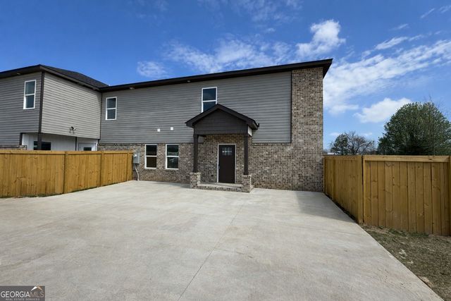 264 Beau Claire Circle, Byron, GA 31008