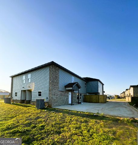 264 Beau Claire Circle, Byron, GA 31008