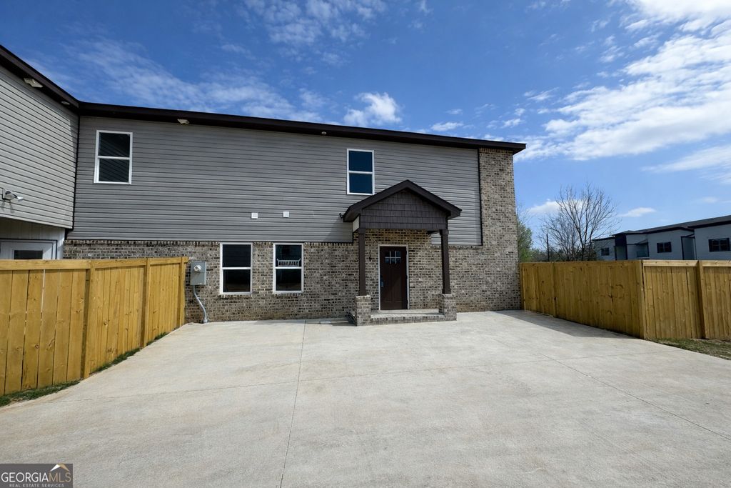 264 Beau Claire Circle, Byron, GA 31008