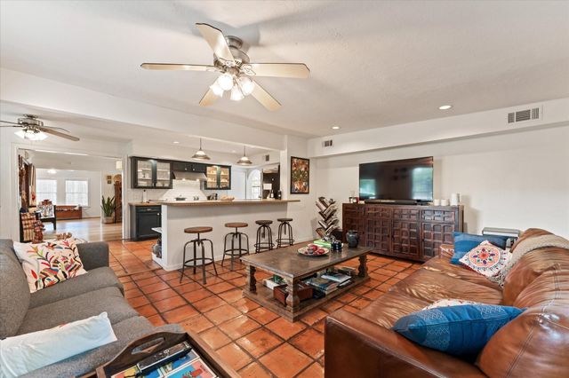 408 W 33rd Street, Houston, TX 77018