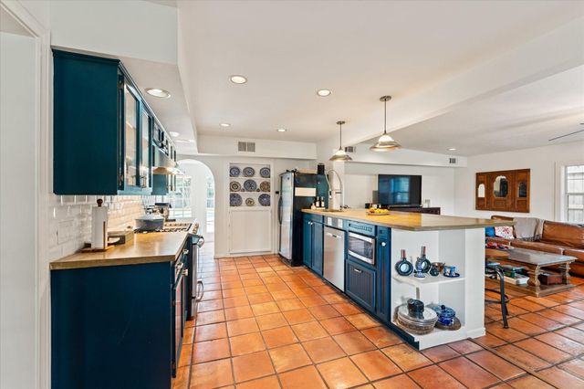 408 W 33rd Street, Houston, TX 77018