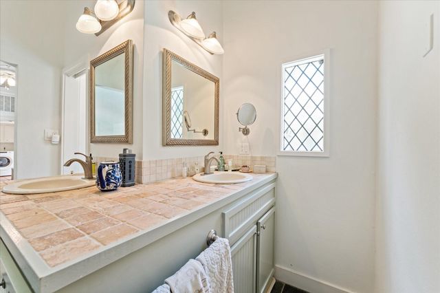 408 W 33rd Street, Houston, TX 77018