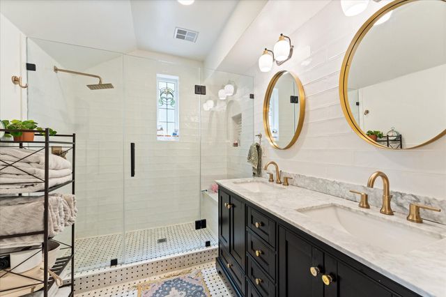 408 W 33rd Street, Houston, TX 77018