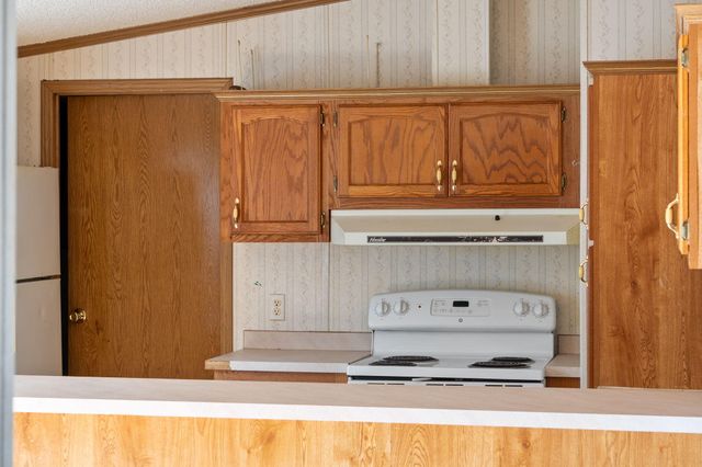 283 Cedar Lane, Rockaway Beach, MO 65740