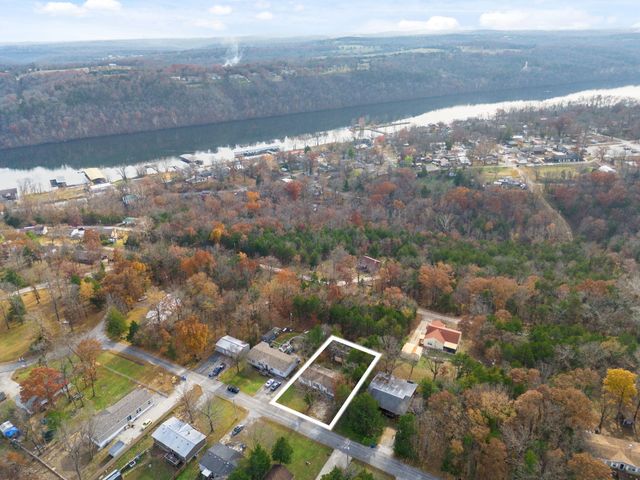 283 Cedar Lane, Rockaway Beach, MO 65740