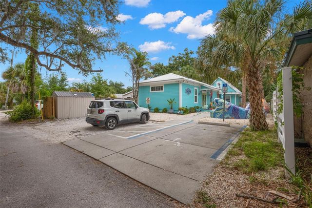 135 4TH AVENUE N, Safety Harbor, FL 34695