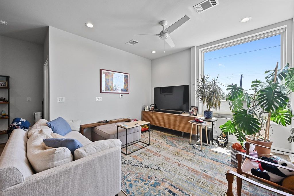 1800 E 4th ST 335, Austin, TX 78702