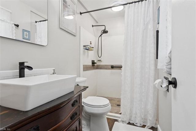 700 Pelham DR, Newport News, VA 23608