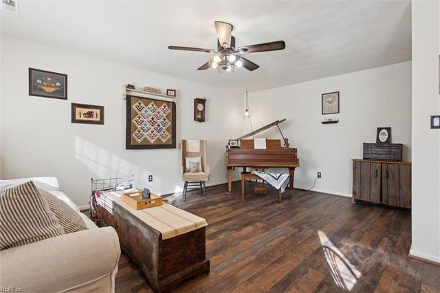 700 Pelham DR, Newport News, VA 23608