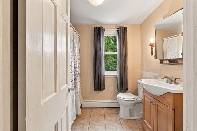 19 Louise Ln, Falmouth, MA 02540