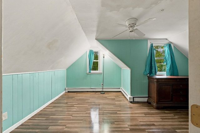19 Louise Ln, Falmouth, MA 02540