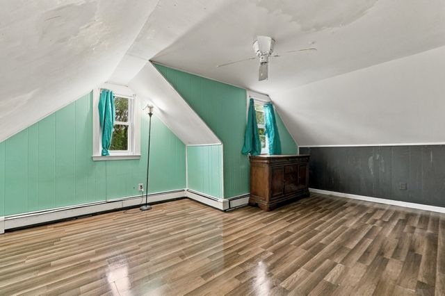 19 Louise Ln, Falmouth, MA 02540