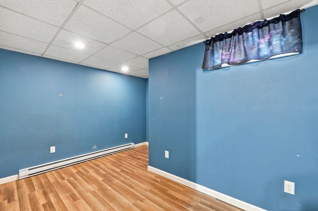 19 Louise Ln, Falmouth, MA 02540