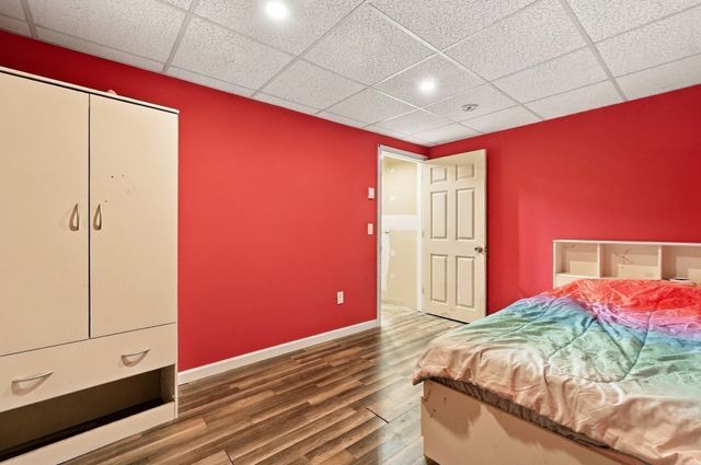 19 Louise Ln, Falmouth, MA 02540