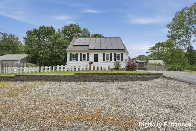 19 Louise Ln, Falmouth, MA 02540