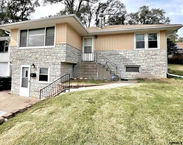 2326 N 67 Street, Omaha, NE 68104