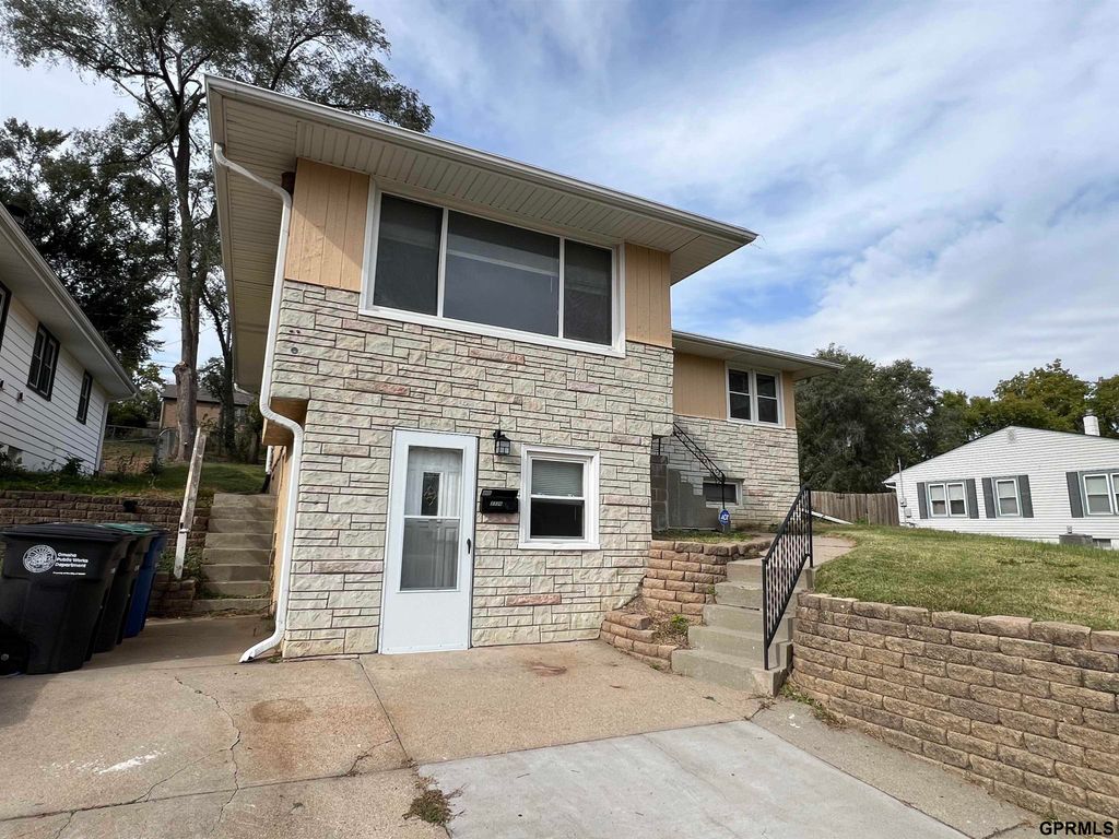 2326 N 67 Street, Omaha, NE 68104