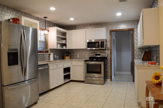 7409 Riverwood Drive East, Foley, AL 36535