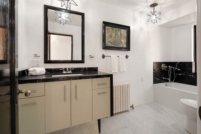 946 Cerro De La Paz, Santa Fe, NM 87501