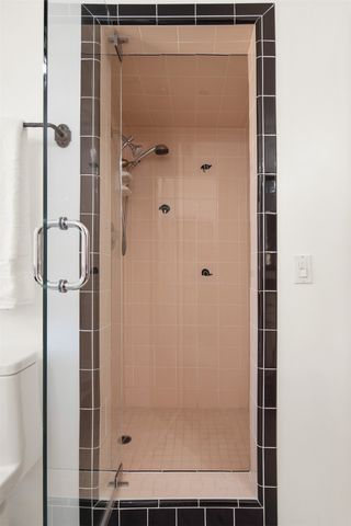 946 Cerro De La Paz, Santa Fe, NM 87501