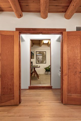 946 Cerro De La Paz, Santa Fe, NM 87501