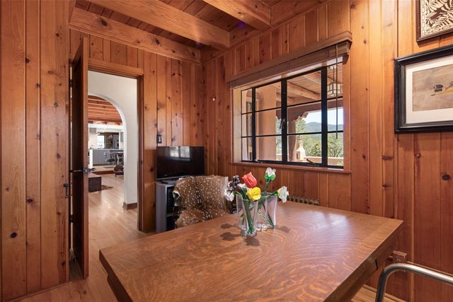 946 Cerro De La Paz, Santa Fe, NM 87501
